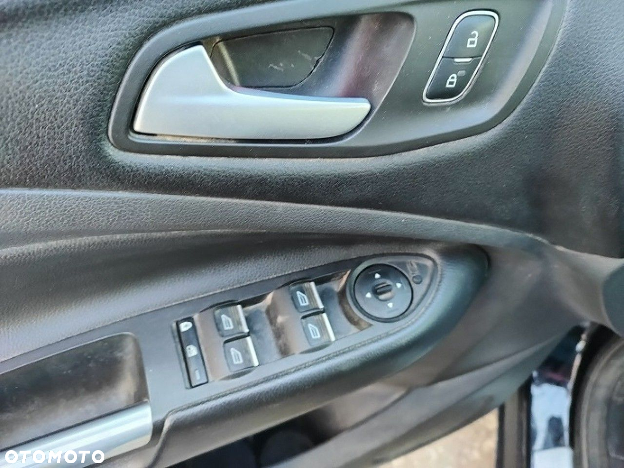 Ford Kuga - 16