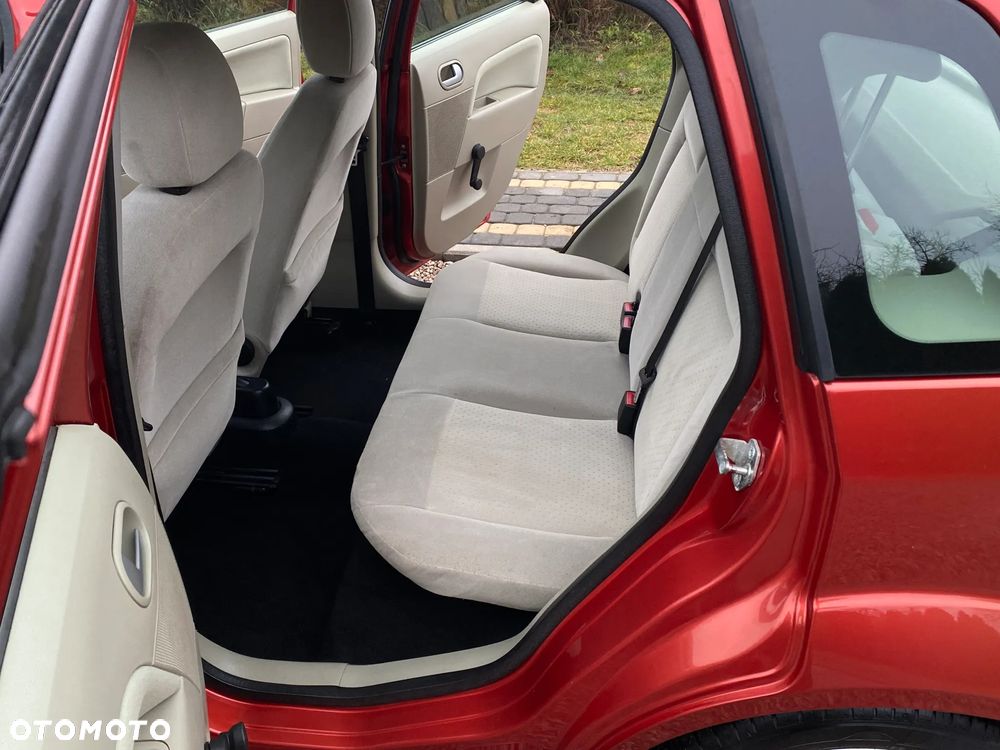 Ford Fiesta 1.4 Ghia - 33