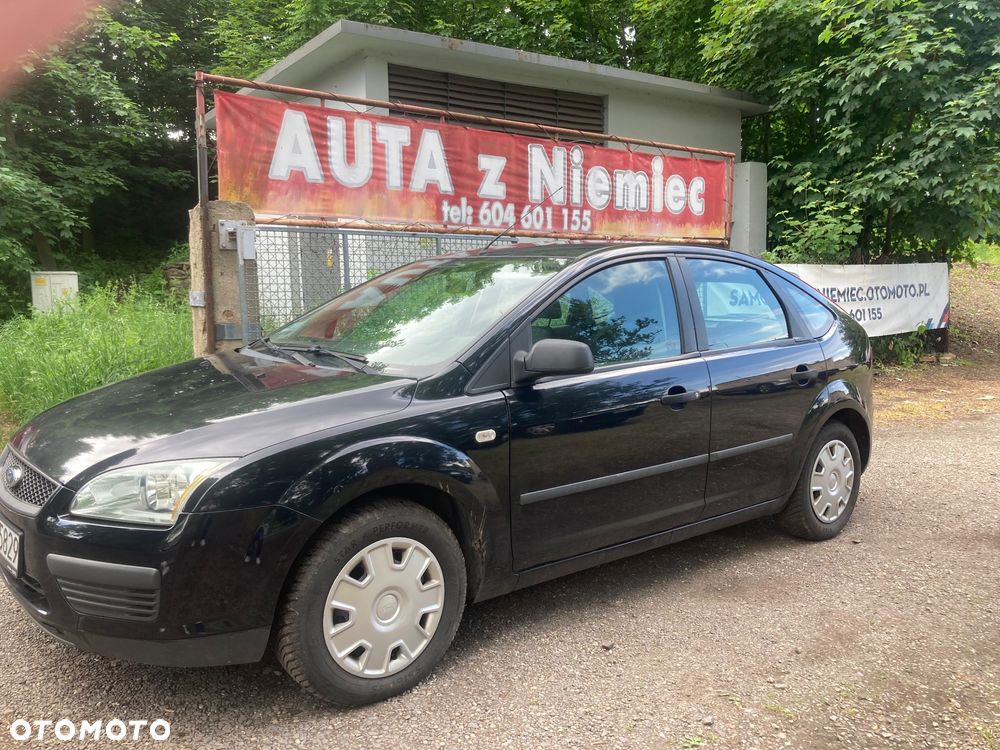 Ford Focus 1.6 16V Ambiente - 2