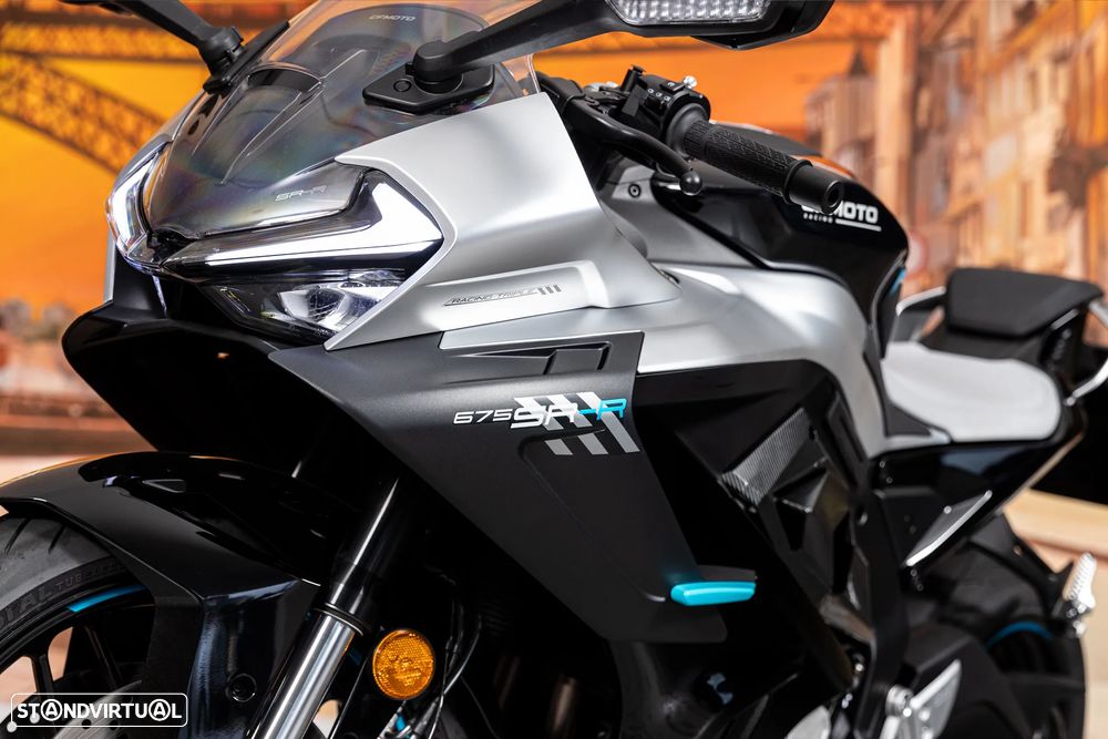 CF Moto 675SR-R - 2
