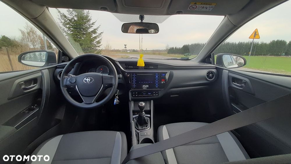 Toyota Auris - 12