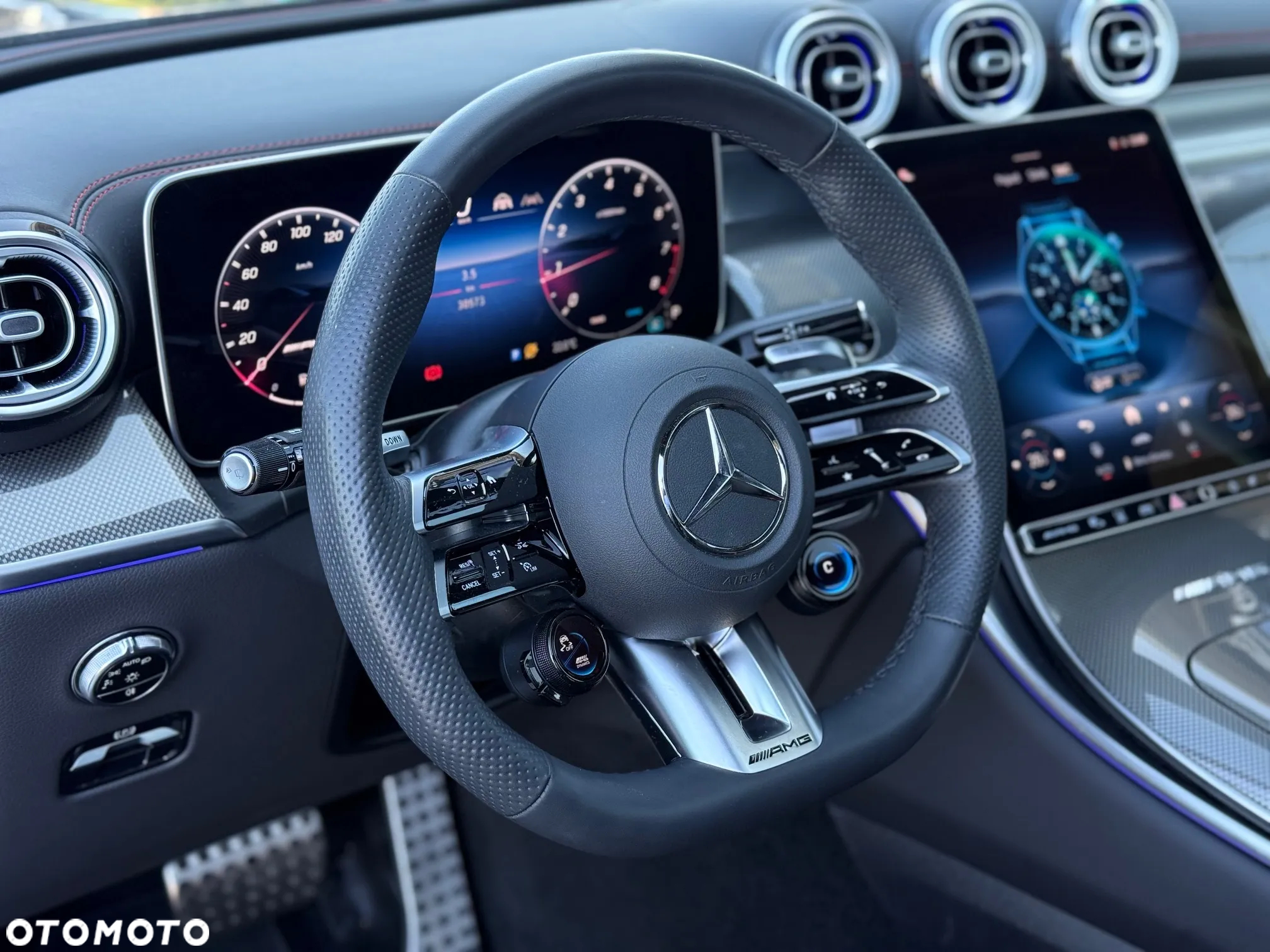 Mercedes-Benz GLC - 12