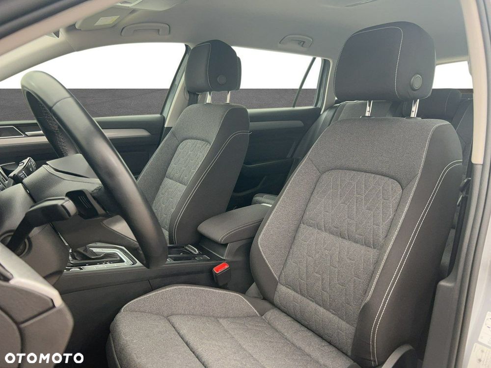 Volkswagen Passat - 17