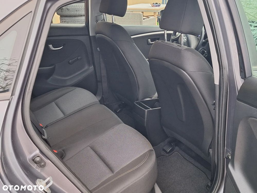 Hyundai i30 blue 1.4 YES Silver - 6