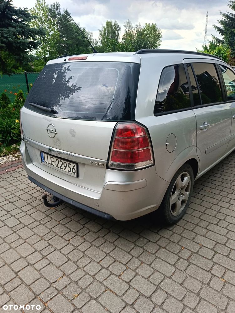 Opel Zafira - 9