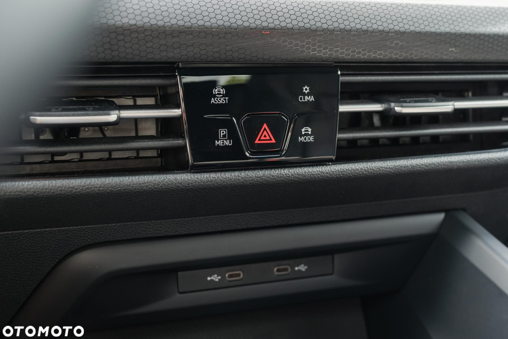 Volkswagen Golf - 24