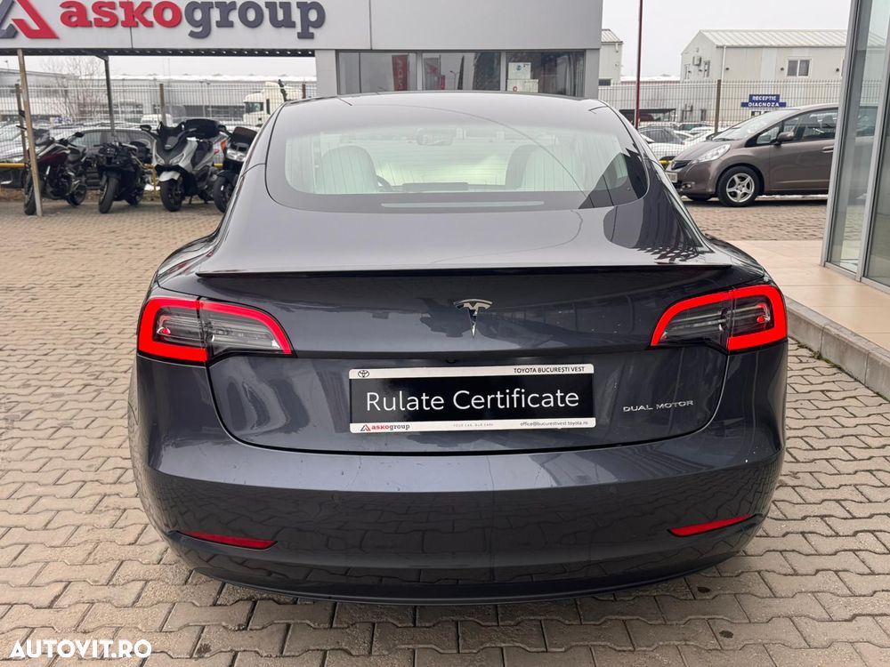 Tesla Model 3 - 6