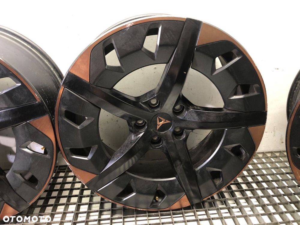 FELGI ALUMINIOWE KOMPLET 19" 8J 5X112 57,1 ET 45  CUPRA ATECA (KH7, KHP) 2018 - 2025 1.5 TSI 110 kW - 6