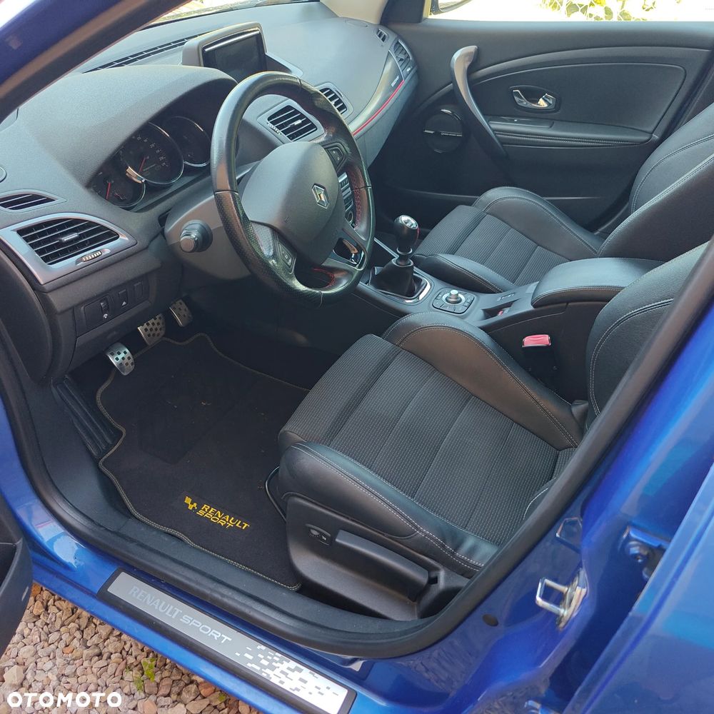 Renault Megane TCe 180 GT - 13