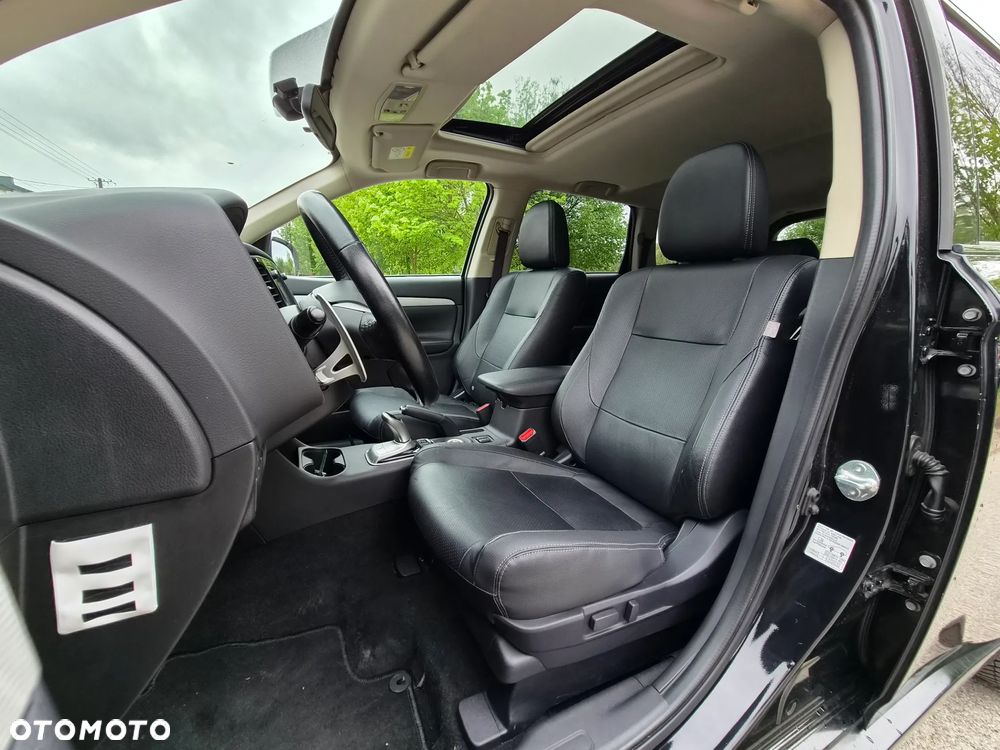 Mitsubishi Outlander 2.0 4WD Top - 23