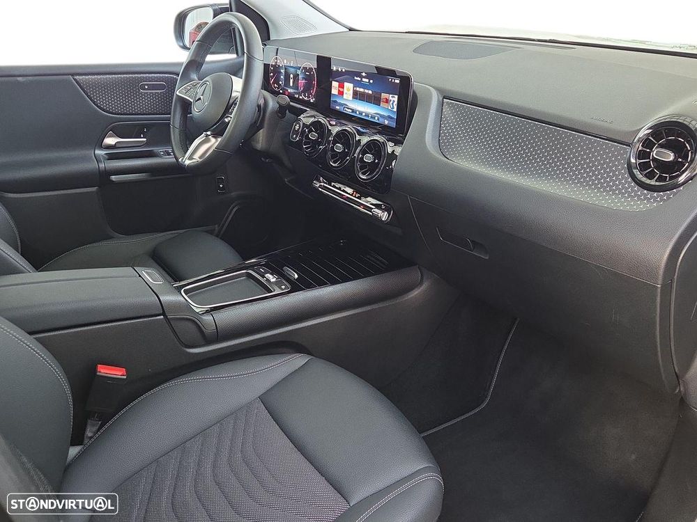 Mercedes-Benz B 180 d 8G-DCT - 15