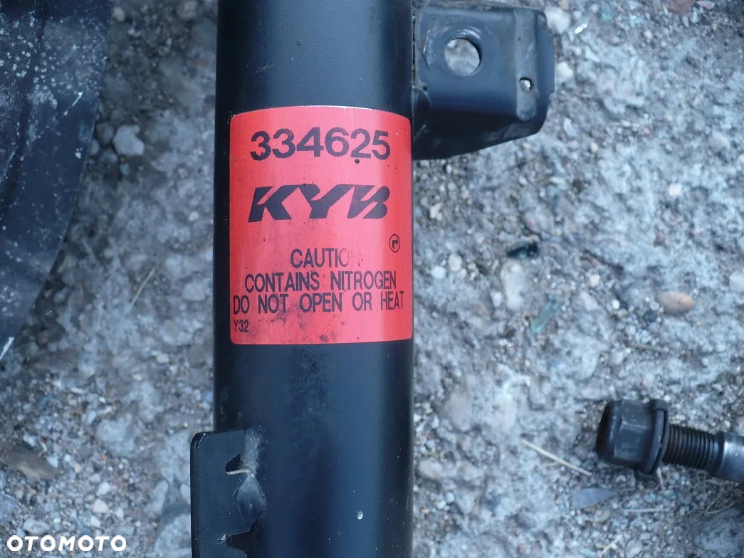 bmw 1 e81 e87 3.0i macperson kyb 334625 prawy - 4