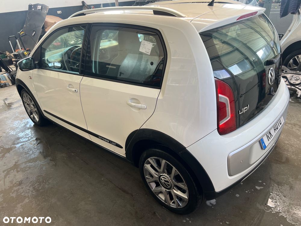 Volkswagen up! 1.0 cross Perfectline - 6