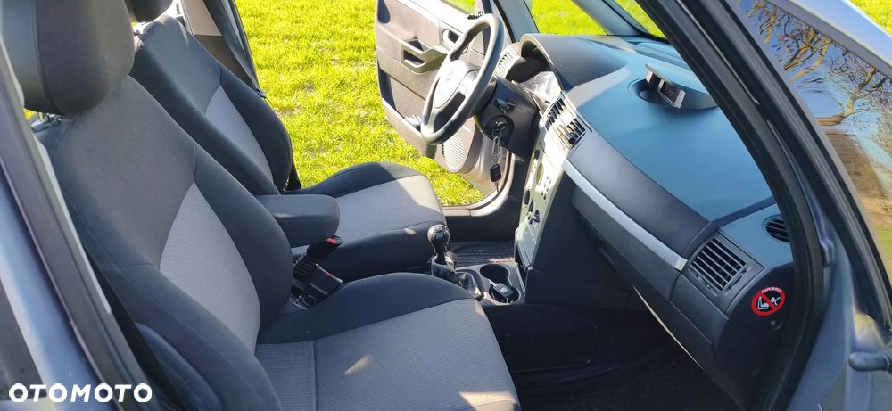 Opel Meriva 1.6 (Essentia) - 9