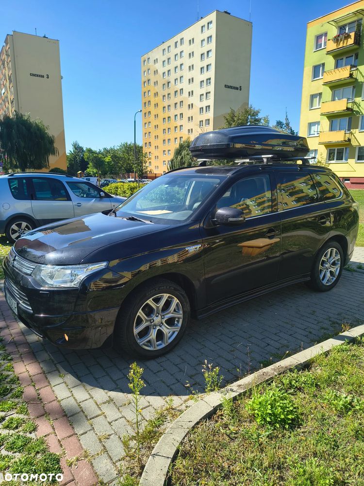 Mitsubishi Outlander Instyle NAVI + - 13