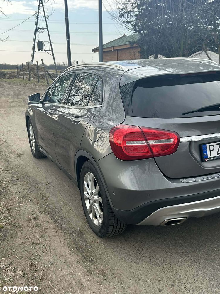 Mercedes-Benz GLA 220 CDI 4Matic 7G-DCT - 3