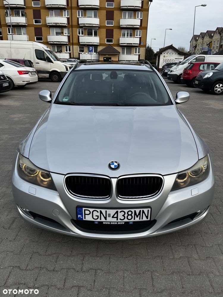 BMW Seria 3 320i - 1
