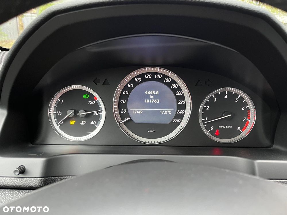 Mercedes-Benz Klasa C 180 T CGI BlueEFFICIENCY - 21