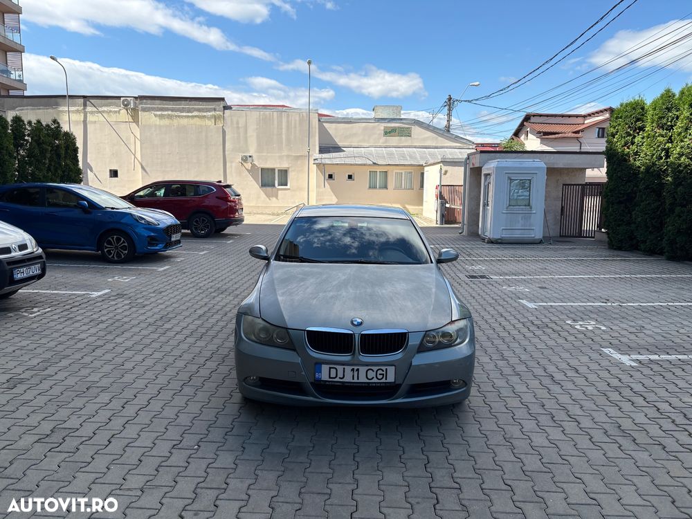 BMW Seria 3 320i - 4