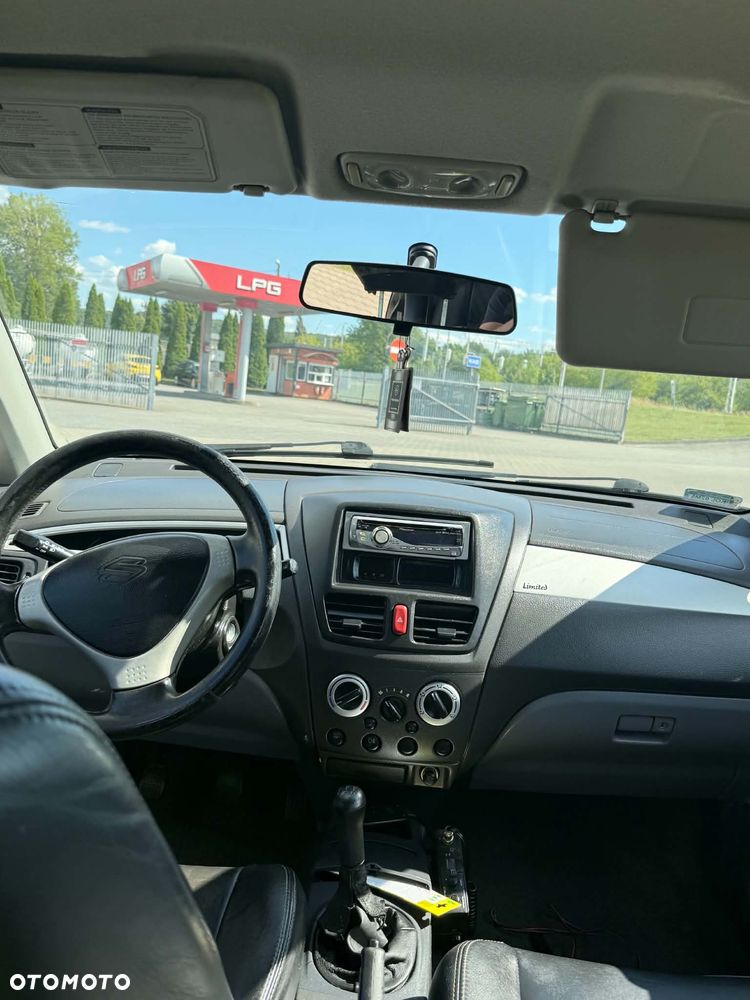 Suzuki Liana 1.6 - 6