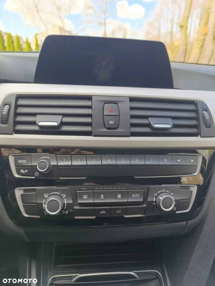 BMW Seria 3 318i - 9