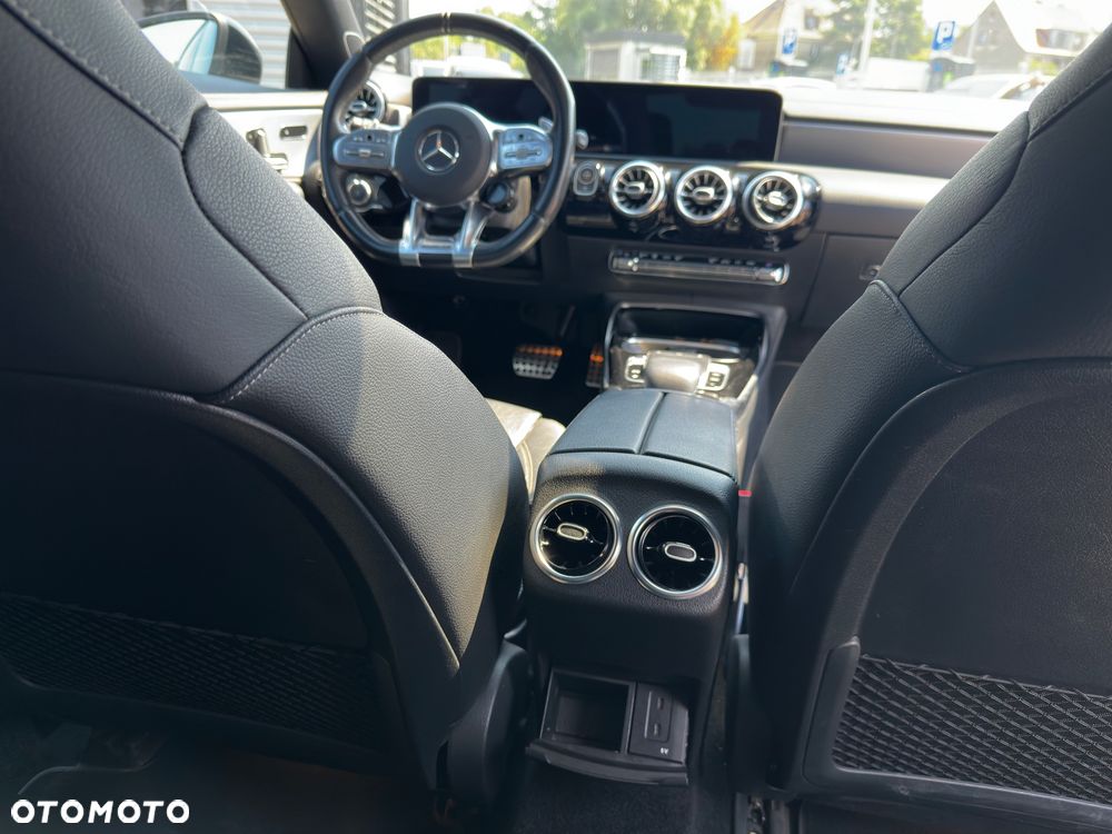 Mercedes-Benz CLA AMG 45 4Matic 7G-DCT - 17
