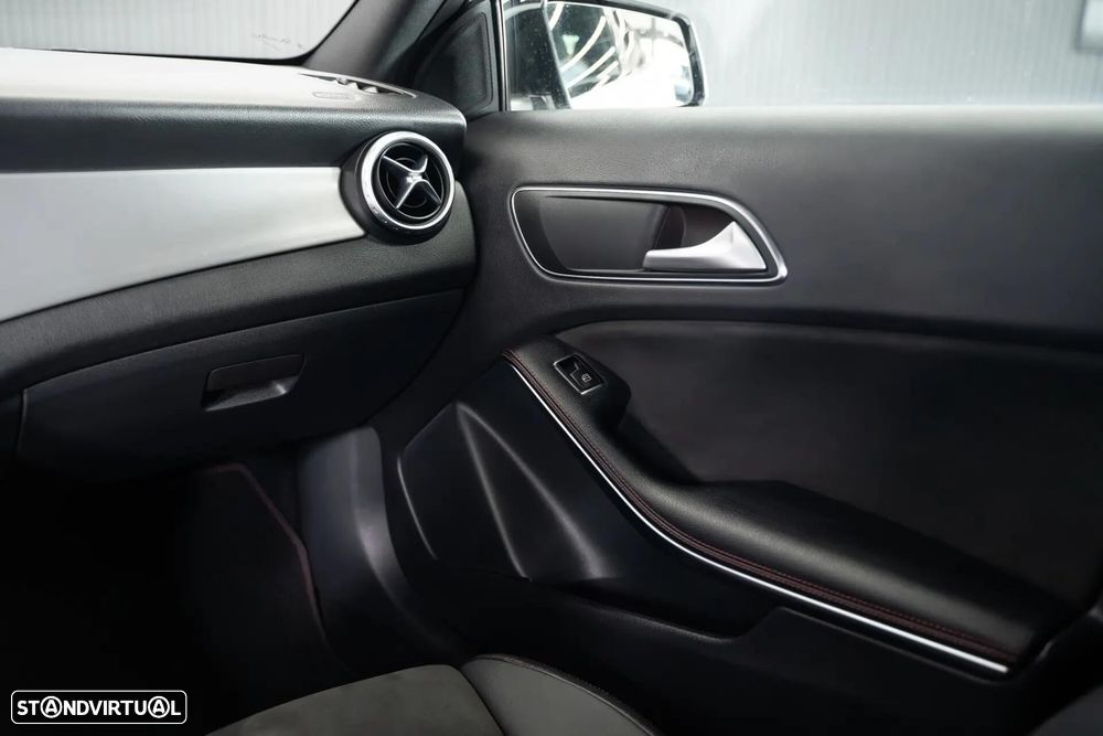 Mercedes-Benz GLA 200 - 38