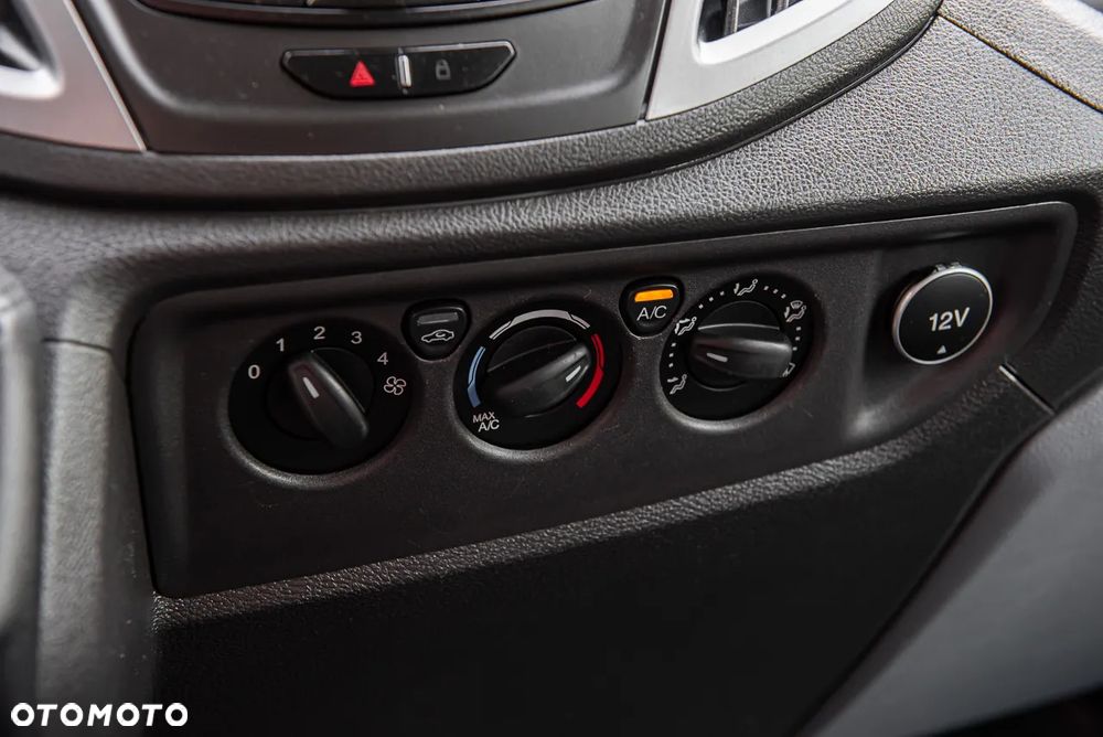 Ford Transit - 18