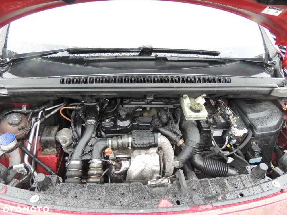 Pas przedni górny Peugeot 3008 '11 - 1