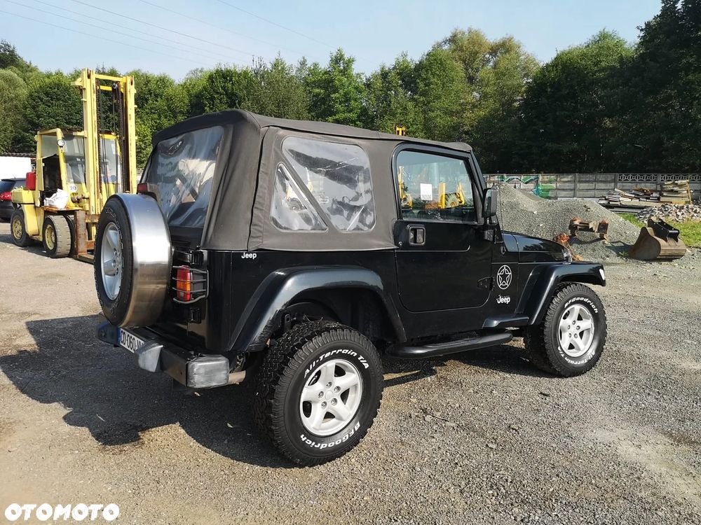 Jeep Wrangler - 2