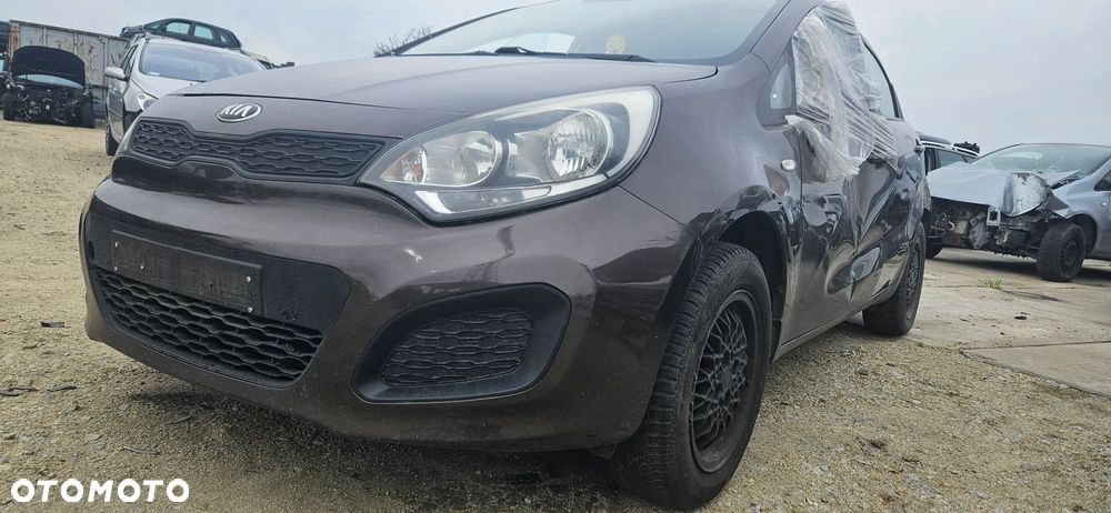 Zderzak przód przedni Kia Rio III 2012r 5d hatchback DBS - 2