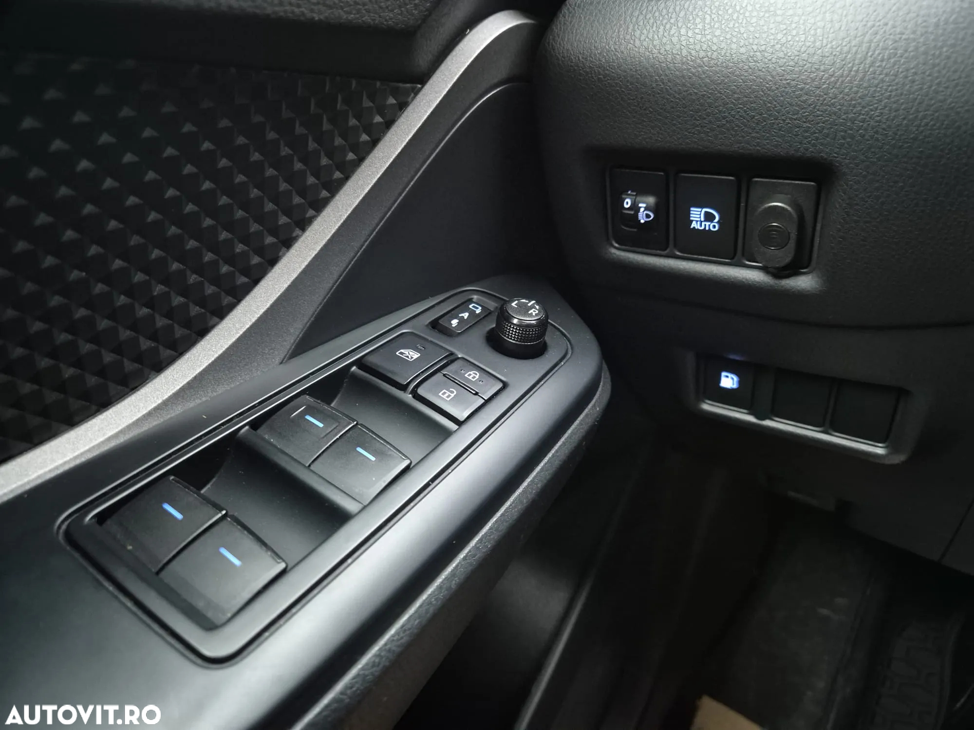 Toyota C-HR 1.8 Hybrid Business Edition - 29