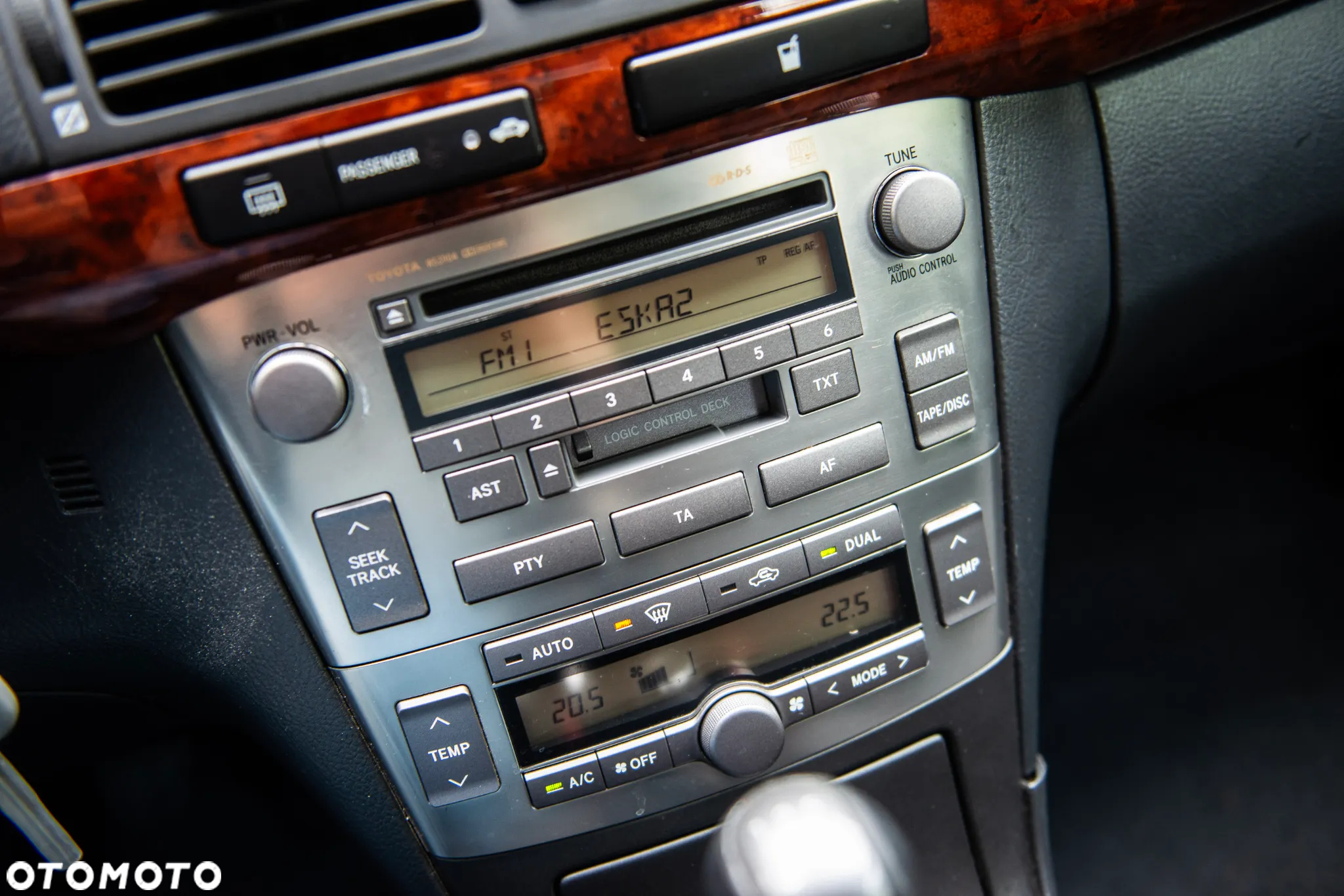 Toyota Avensis 1.8 Sol - 31