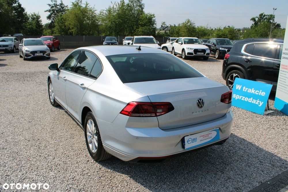 Volkswagen Passat - 8