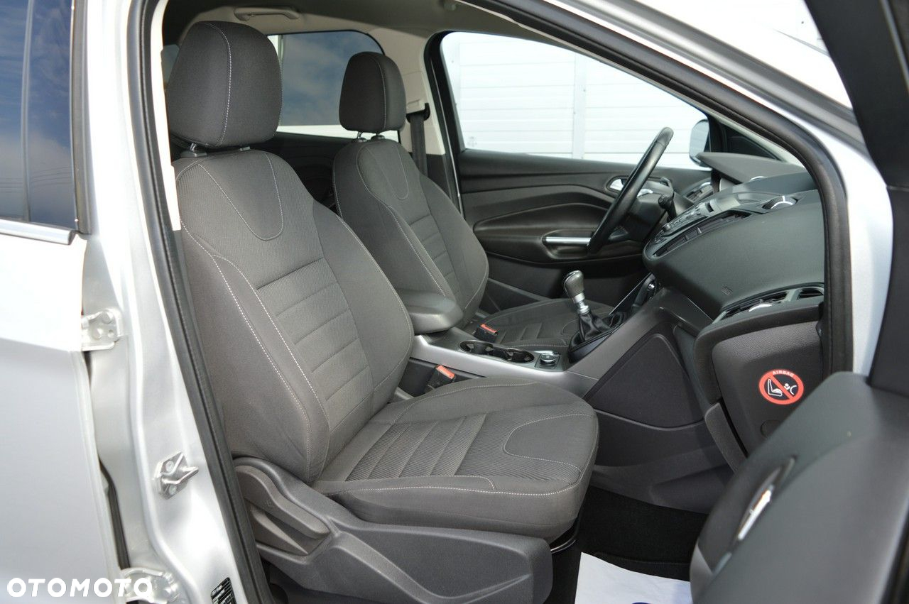 Ford Kuga - 25