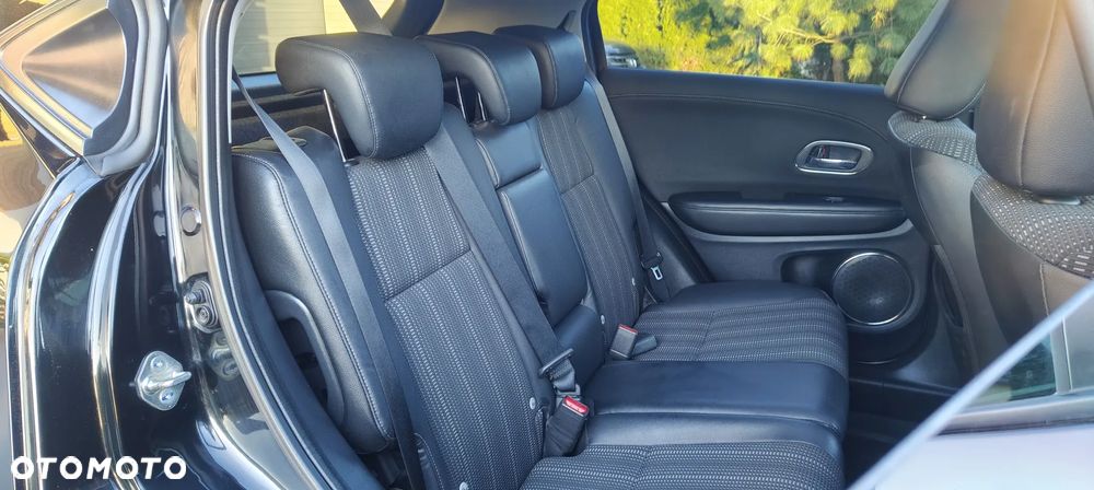 Honda HR-V 1.5 i-VTEC CVT Executive - 22