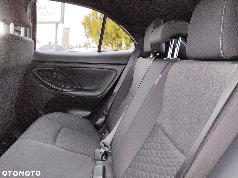 Toyota Yaris Cross Hybrid 1.5 Comfort 4x4 - 11