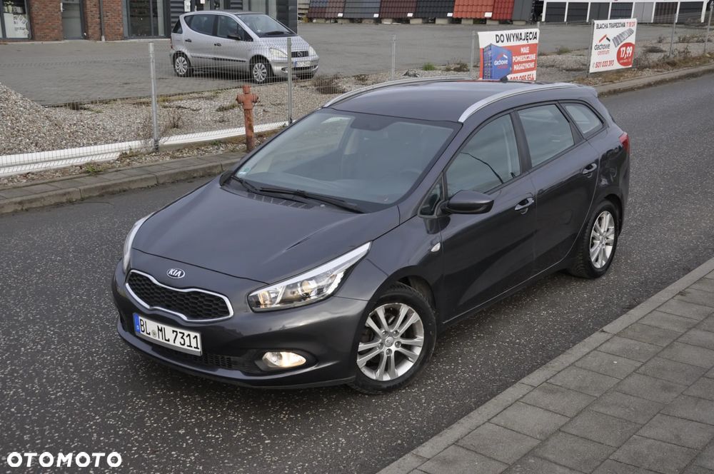 Kia Ceed 1.6 CRDi 128 Fifa World Cup Edition - 2