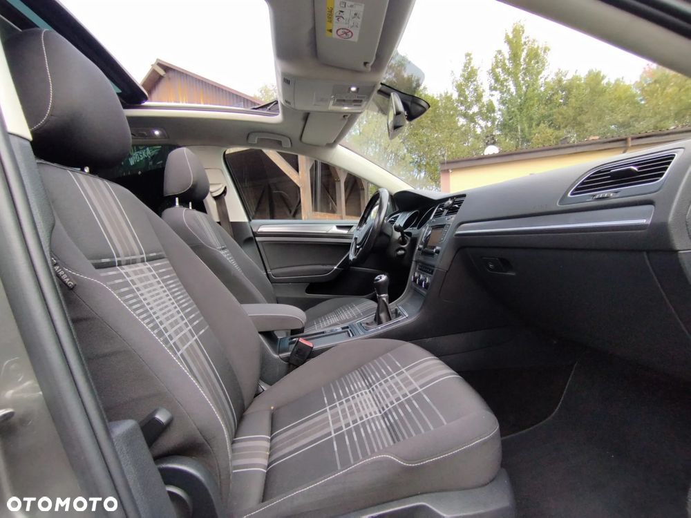 Volkswagen Golf - 11