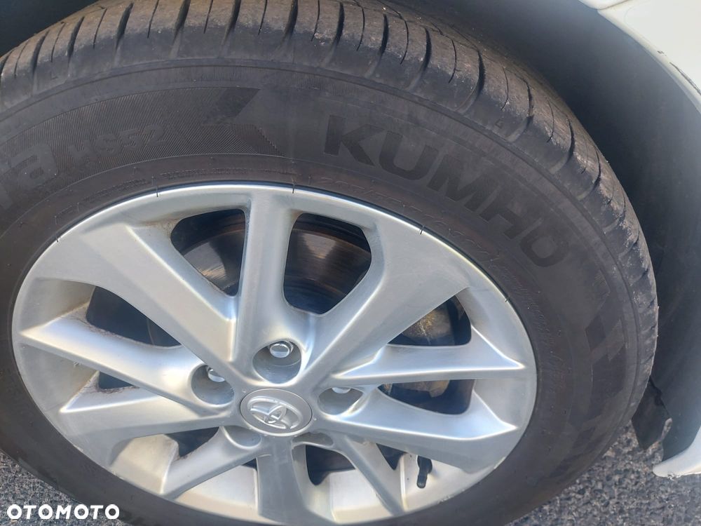 Toyota Auris 1.4 D-4D Design Edition - 13