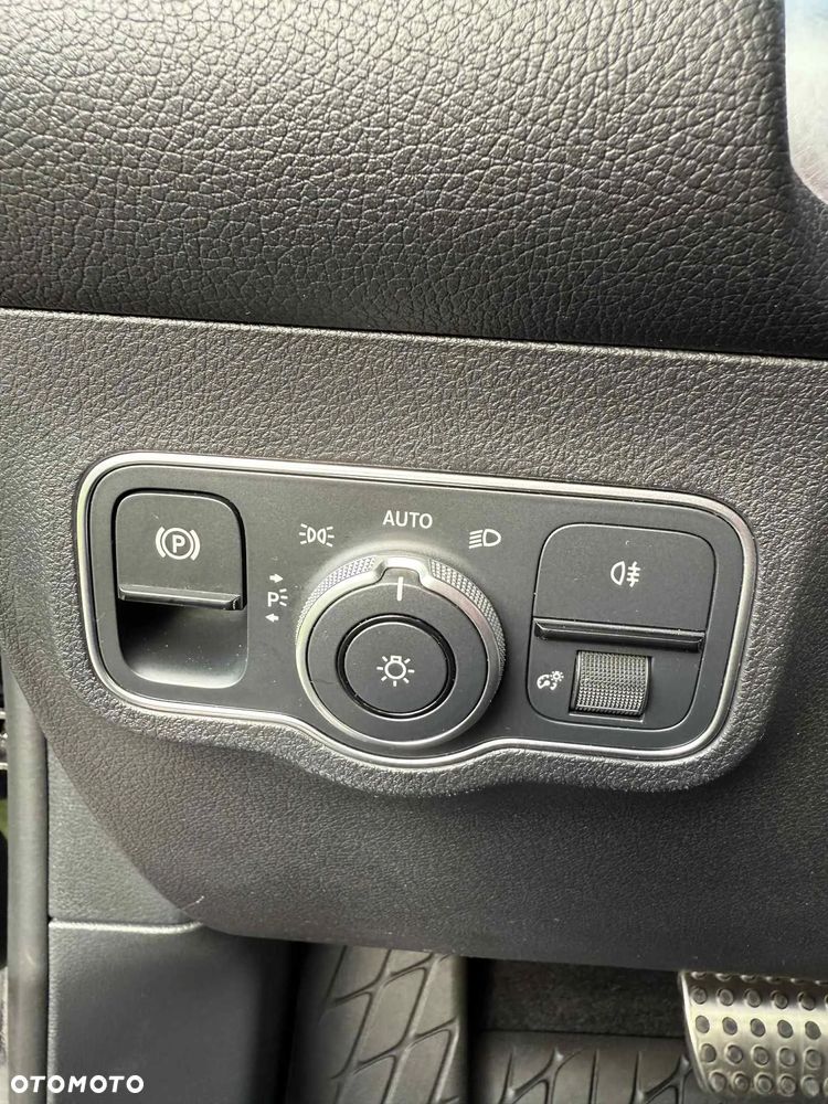 Mercedes-Benz GLB 250 4-Matic AMG Line 8G-DCT - 14