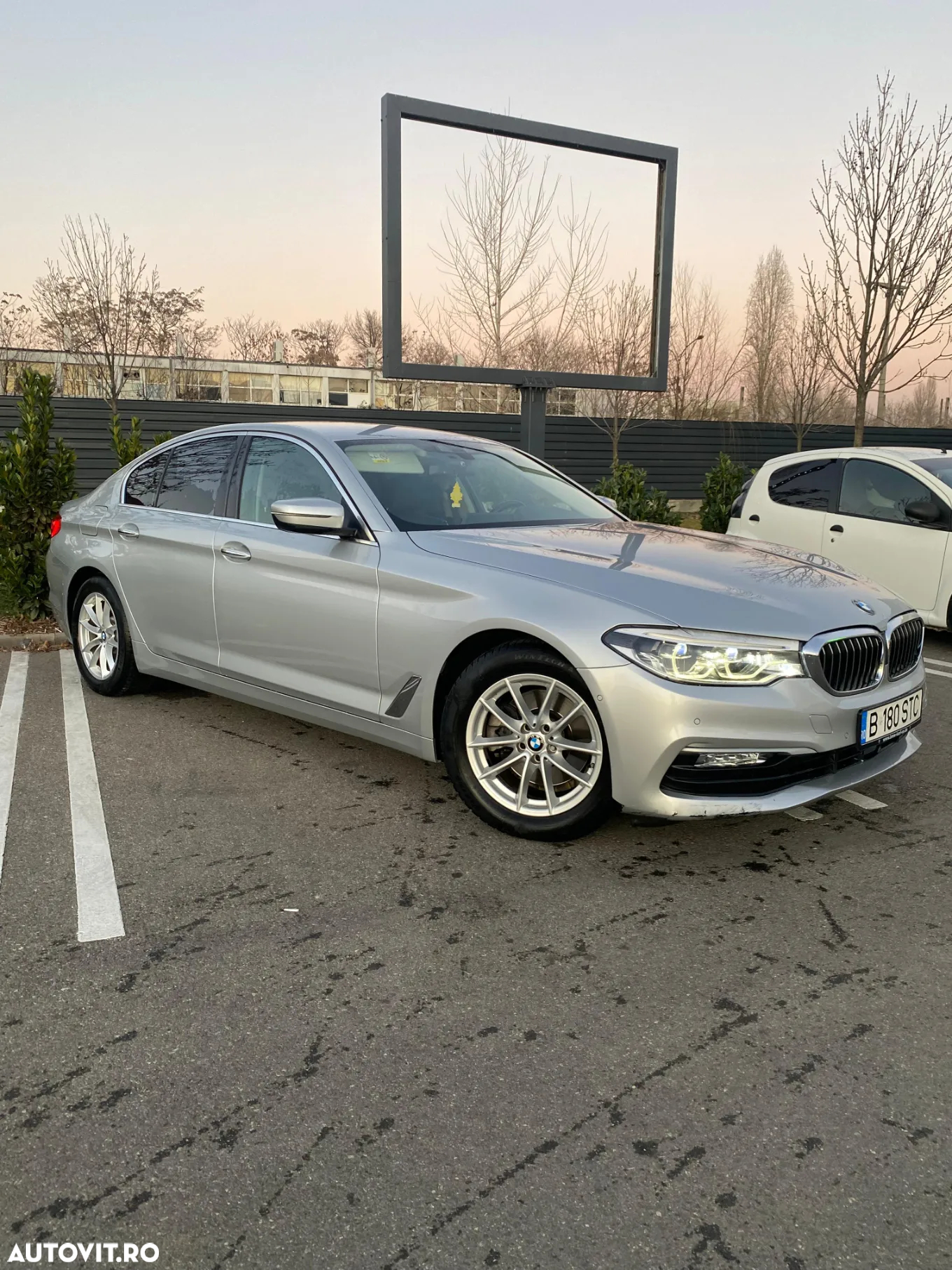 BMW Seria 5 520d xDrive AT - 2