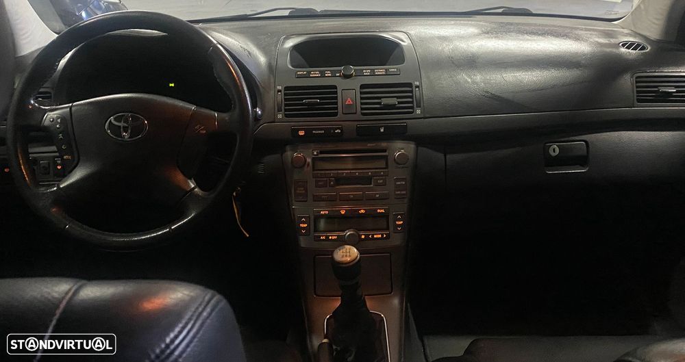 Toyota Avensis SW 2.2 D-4D - 11