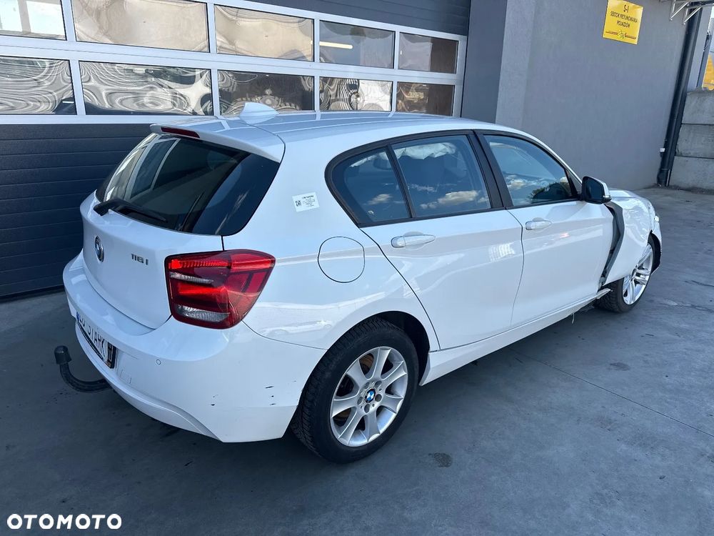 BMW Seria 1 116i - 5