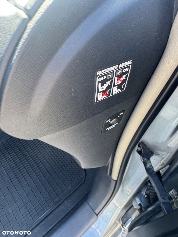 Toyota Yaris 1.0 Luna A/C - 25