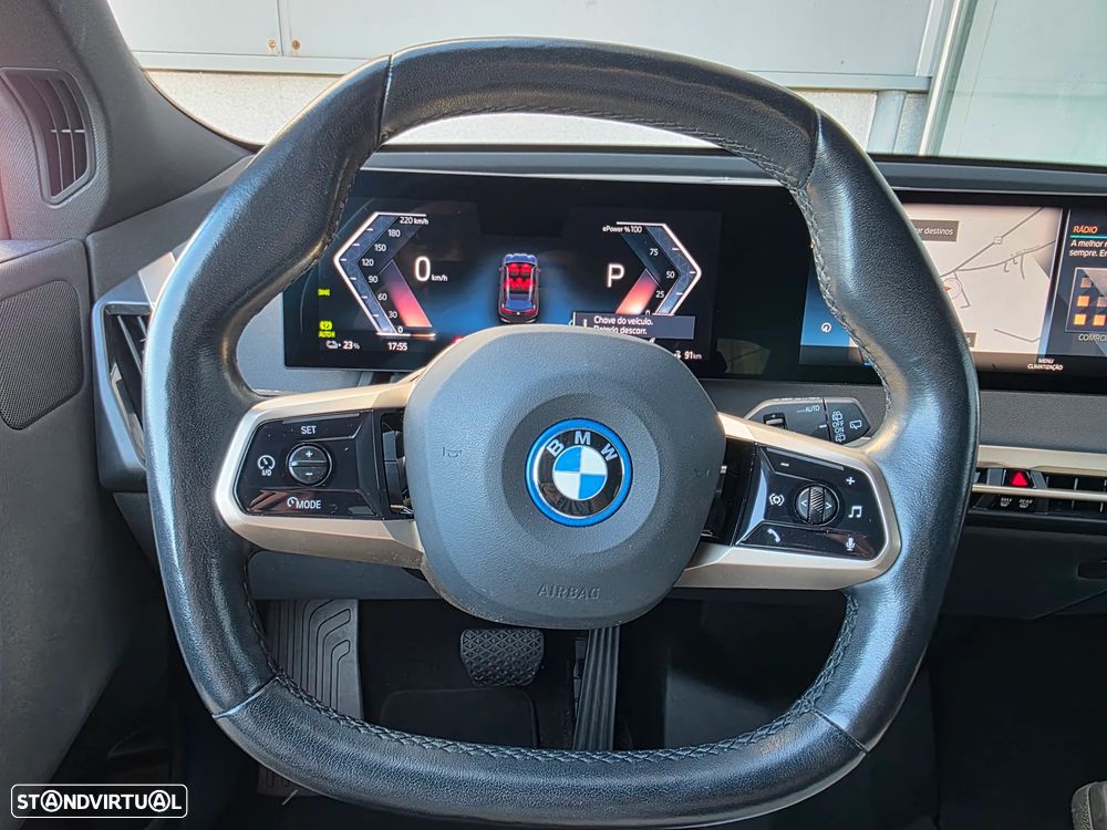 BMW iX xDrive 40 Pack Desportivo - 14