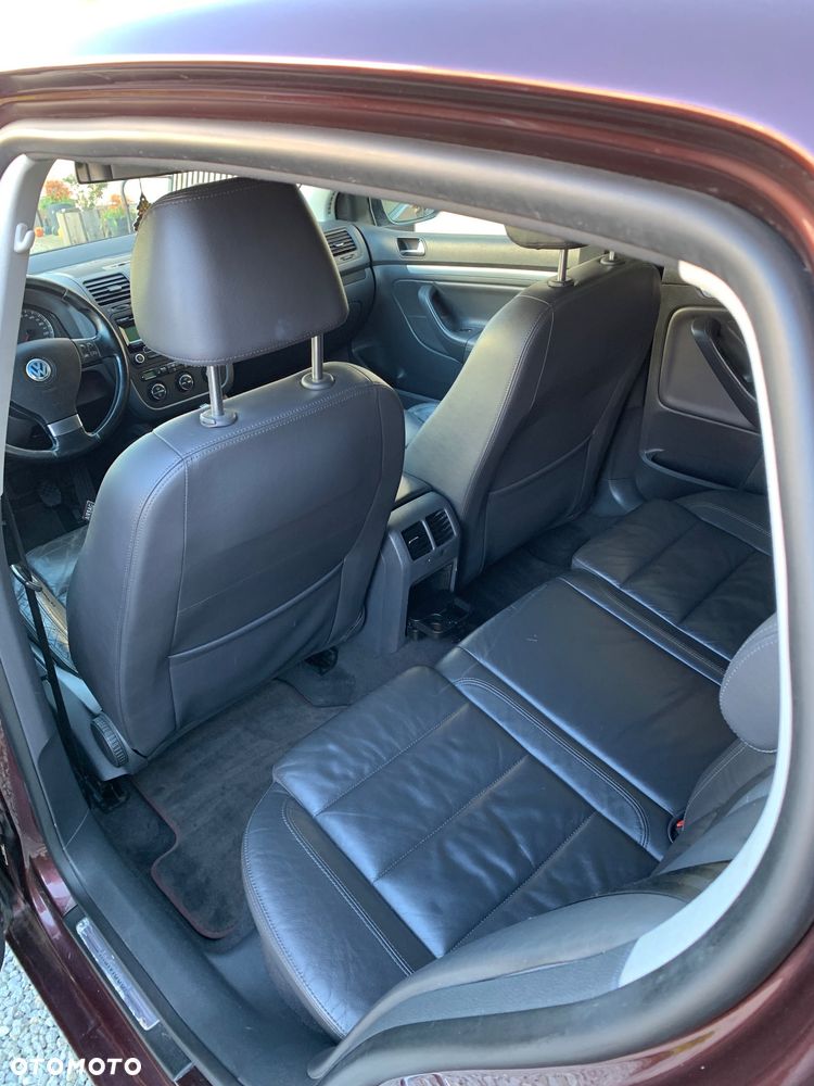 Volkswagen Golf 2.0 FSI Individual - 16