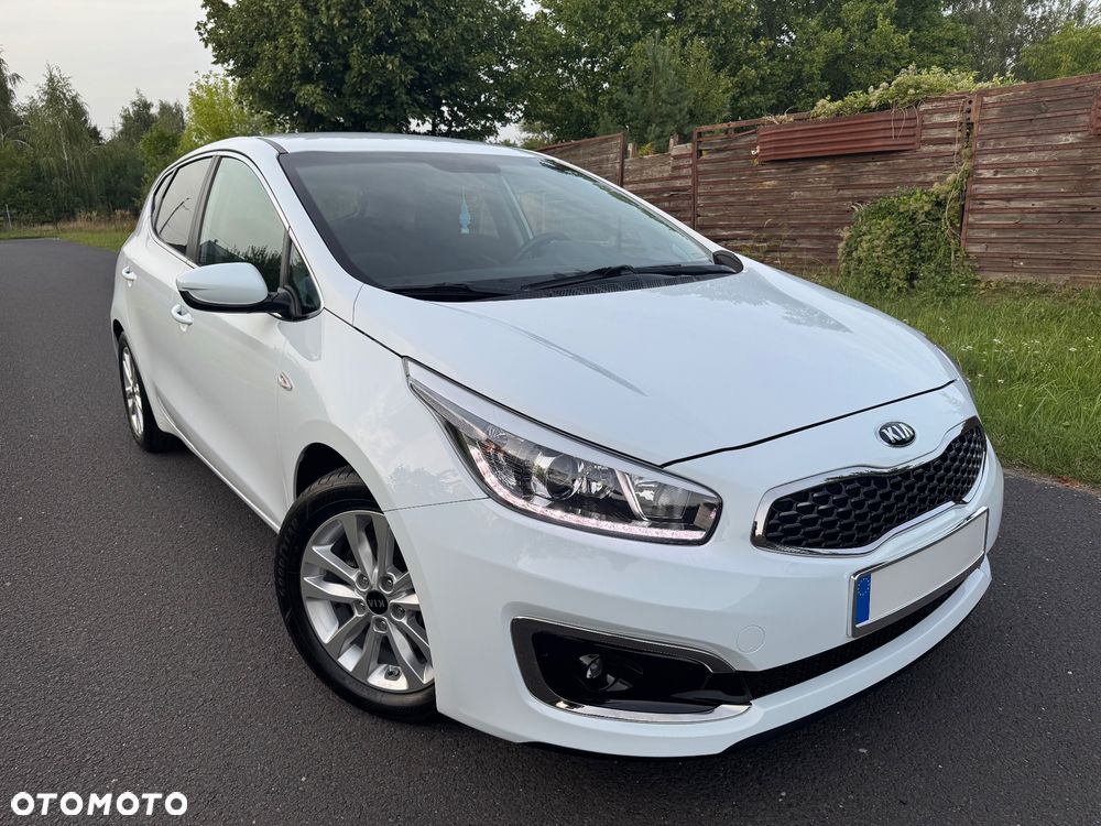 Kia Ceed 1.4 CVVT ISG Dream Team Edition - 14