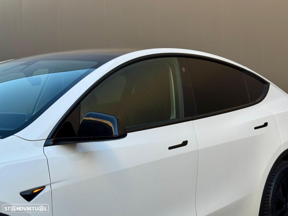 Tesla Model Y Long Range Tração Integral - 32