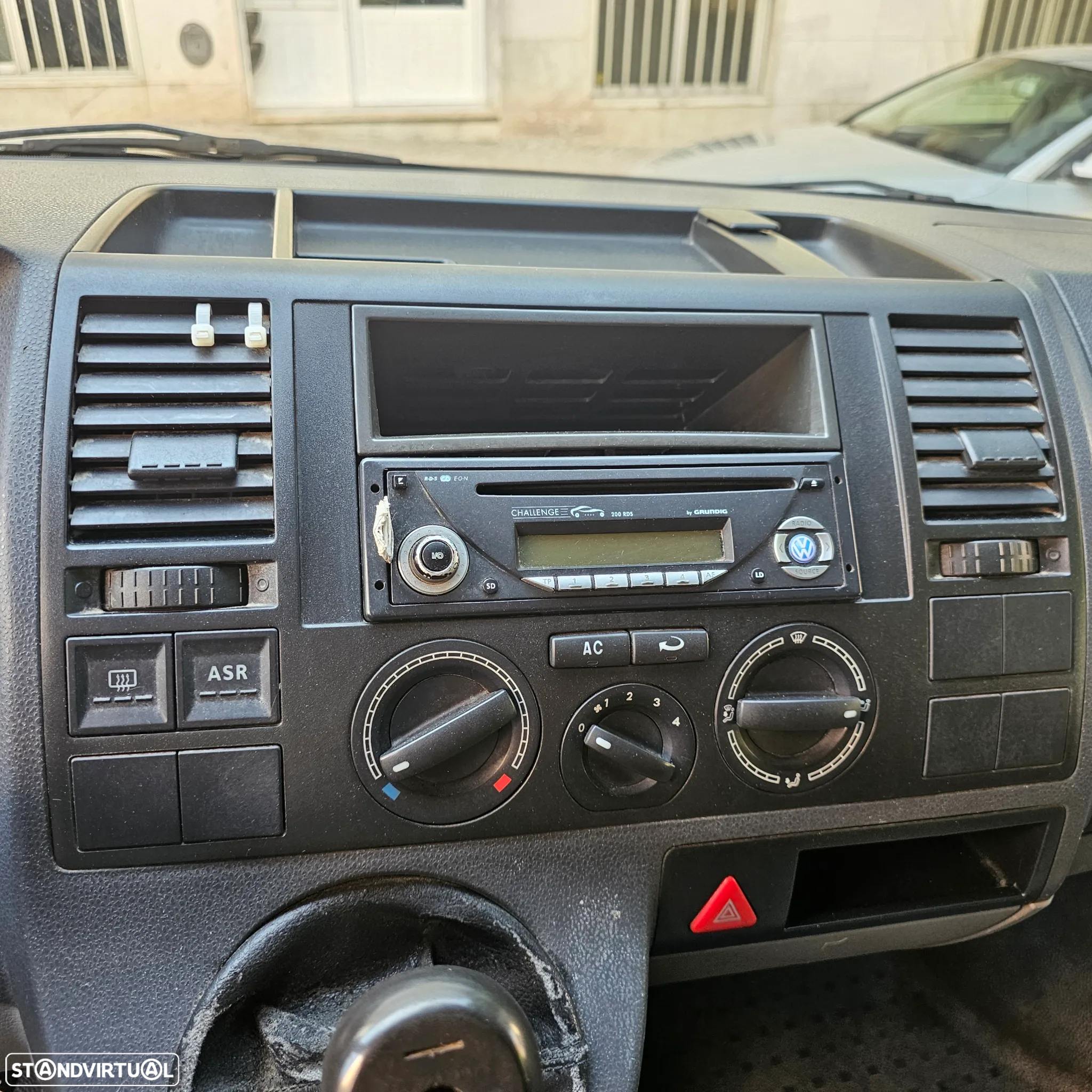 VW Transporter 2.5 TDI A/C - 10